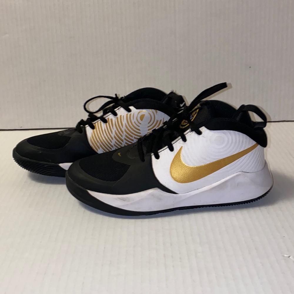 Boys size 6, Nike shoes
